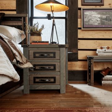 Heritage Pine 3 Drawer Nightstand